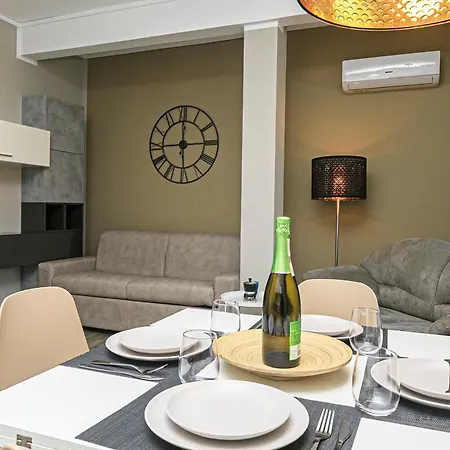 Daire Penthouses With Parking In Palazzo San Paolo By Ml White House *