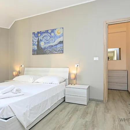 Penthouses With Parking In Palazzo San Paolo By Ml White House Daire *