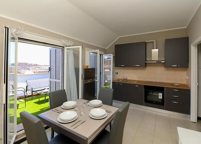 Penthouses With Parking In Palazzo San Paolo By Ml White House شقة جنوة