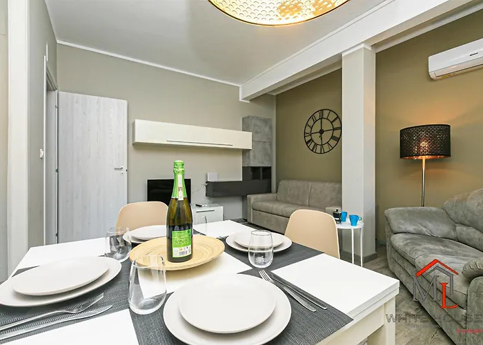 Penthouses With Parking In Palazzo San Paolo By Ml White House * جنوة